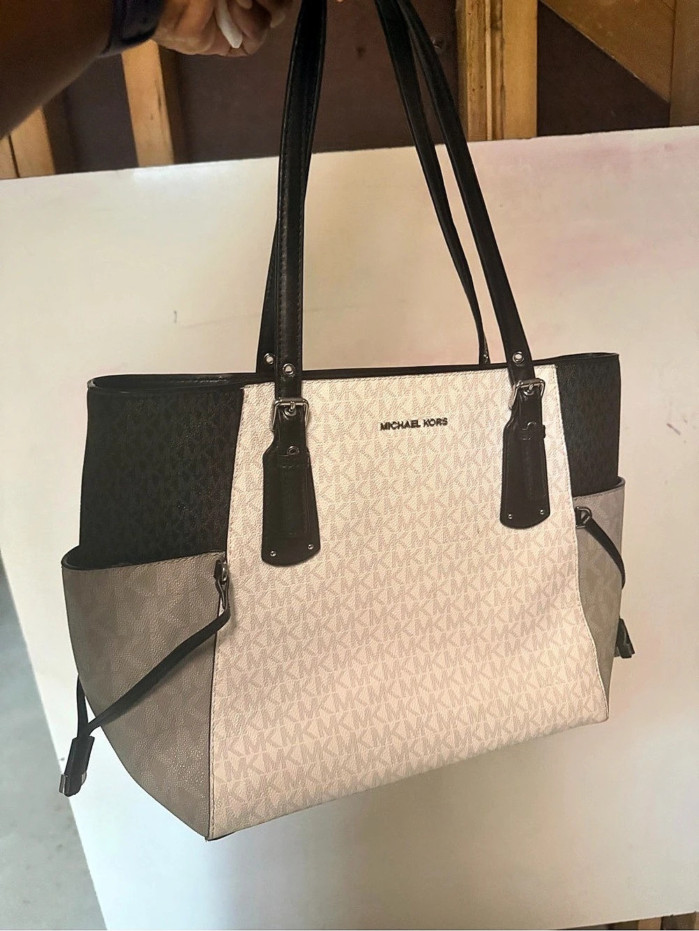 Michael Kors Voyager Large Color-Block Signature Logo Tote Bag